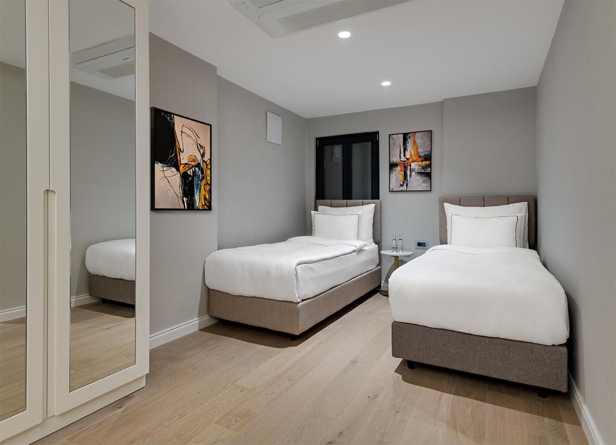 Gleam Collection Hotel Istanbul Bagian luar foto A bedroom at the hotel