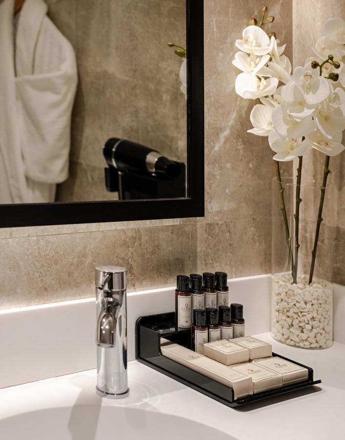Gleam Collection Hotel Istanbul Bagian luar foto Bathroom amenities
